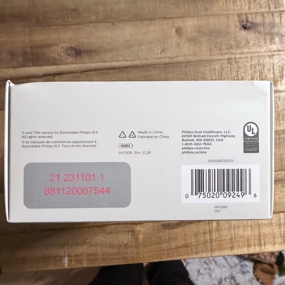 NEW!! Philips Sonicare One Power Rechargeable Toothbrush with Travel Case - Picture 4 of 4